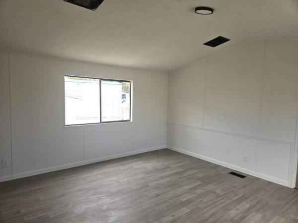 1987 Schult Manufactured Home