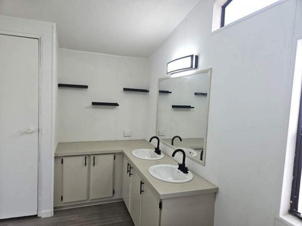 1987 Schult Manufactured Home