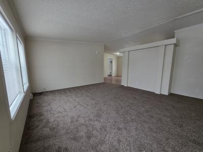 Photo 4 of 11 of home located at 581 Burr Oak Court Flint, MI 48506