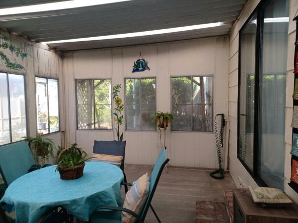 1980 Lakewood Manufactured Home