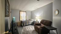 1988 HOME 748-FK-6 Mobile Home