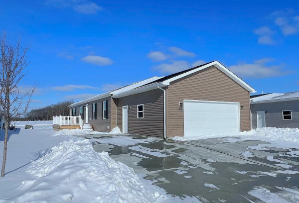 Photo 1 of 2 of home located at 5487 Suffolk Drive Lot 290 Holly, MI 48442