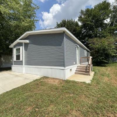 Photo 3 of 40 of home located at 2800 West Memorial Drive #0214 Muncie, IN 47302