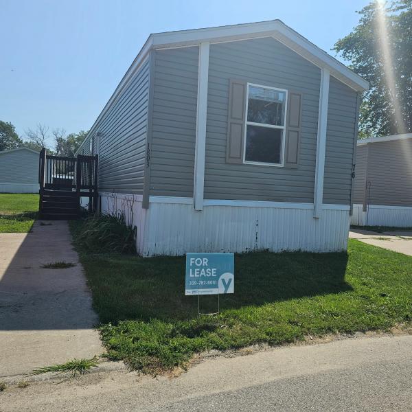 Photo 1 of 2 of home located at 1803 3rd St. East, Lot# 76 Milan, IL 61264