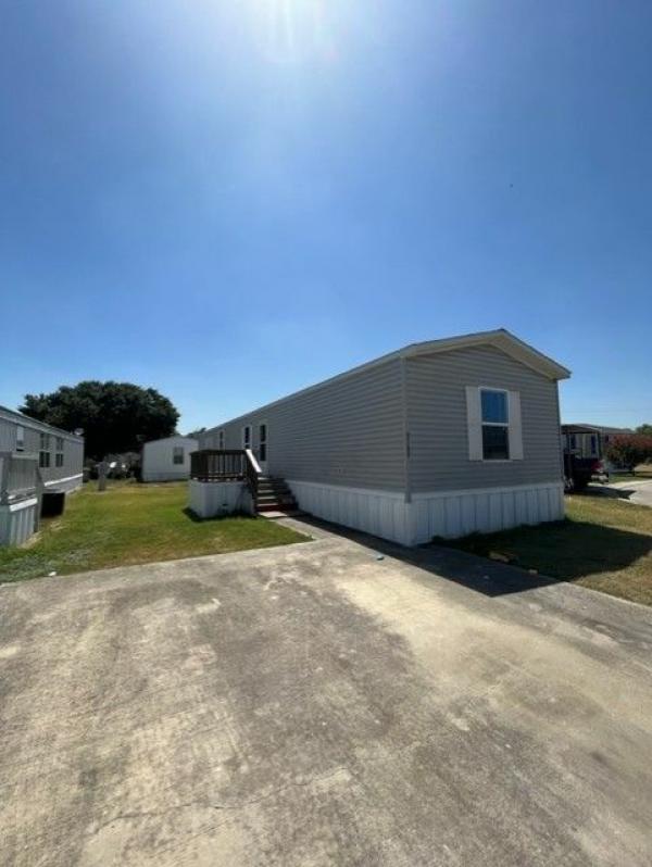 Photo 1 of 2 of home located at 2169 Oleander Dr Lot Od2169 Schertz, TX 78154