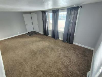 Photo 3 of 7 of home located at G-4190 South Linden Road, #163 Flint, MI 48507