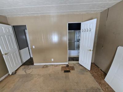 Photo 4 of 7 of home located at 6035 Esther Romulus, MI 48174