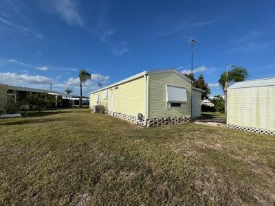 Photo 3 of 22 of home located at 523 Sunshine Drive Frostproof, FL 33843