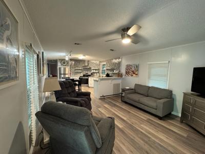 Photo 5 of 22 of home located at 523 Sunshine Drive Frostproof, FL 33843