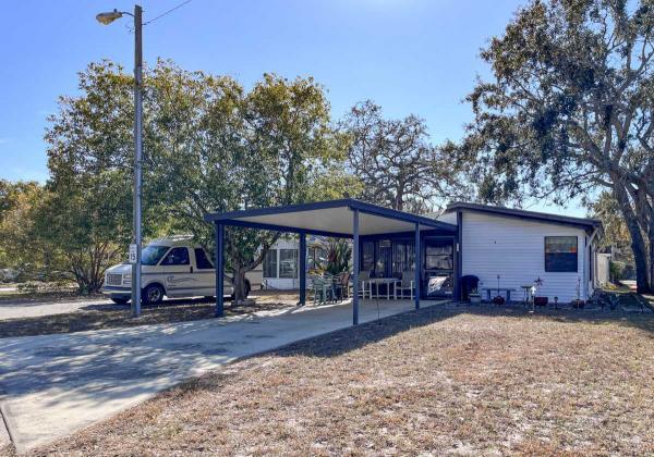 Photo 1 of 2 of home located at 13063 County Line Road, Lot 222 Spring Hill, FL 34609