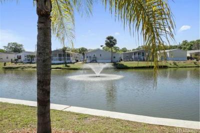 Photo 5 of 25 of home located at 1373 Four Seasons Blvd Tampa, FL 33613