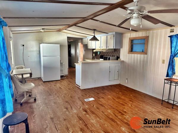 1984 MARLO Mobile Home