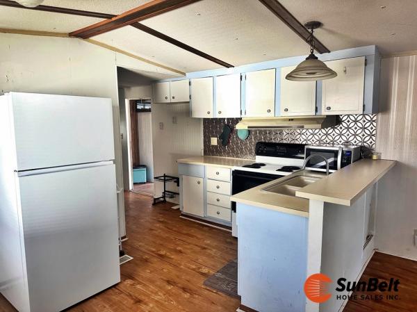 1984 MARLO Mobile Home