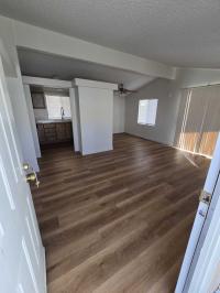 1990 Paramount Manufactured Home