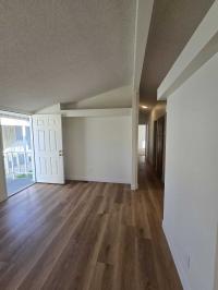 1990 Paramount Manufactured Home