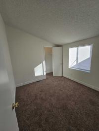 1990 Paramount Manufactured Home