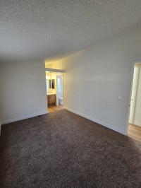 1990 Paramount Manufactured Home