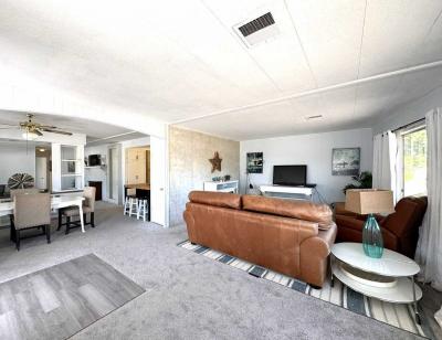 Photo 6 of 32 of home located at 32600 Highway 74 #42 Hemet, CA 92545