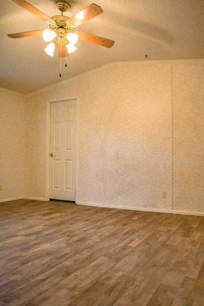 Photo 4 of 10 of home located at 209 S Avenue B Burkburnett, TX 76354