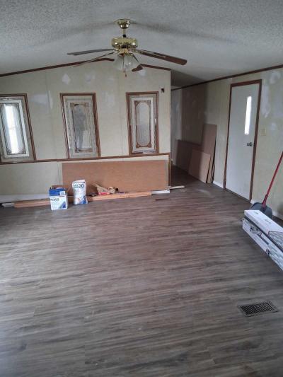 Photo 4 of 8 of home located at 930 Graphic Arts Rd, Lot 48 Emporia, KS 66801