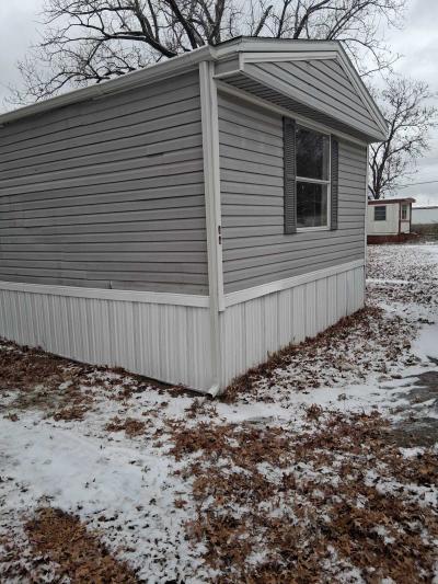 Mobile Home at 930 Graphic Arts Rd, Lot 48 Emporia, KS 66801