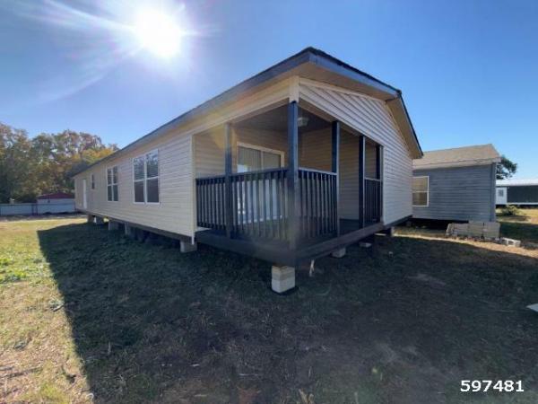 Photo 1 of 2 of home located at Apple Mobile Home Express Inc. 2416 N Highway 175 Seagoville, TX 75159