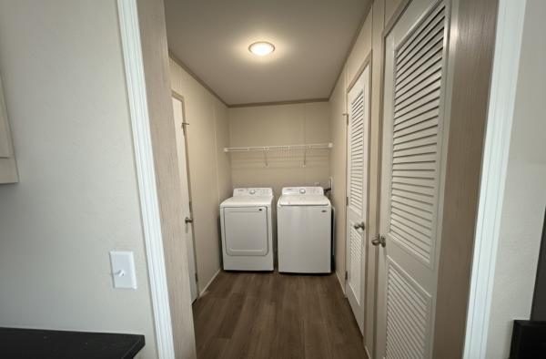 2026 clayton 95CCS28563BH26 Mobile Home