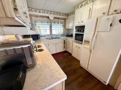 Photo 4 of 16 of home located at 2550 State Rd. 580 #0284 Clearwater, FL 33761