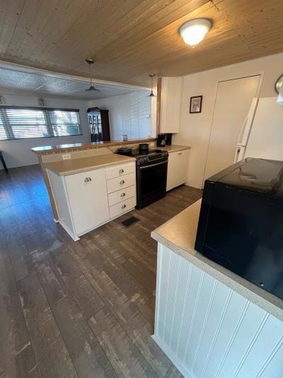 Photo 5 of 17 of home located at 2550 State Rd. 580 #0487 Clearwater, FL 33761