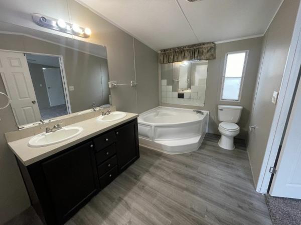 2004 Clayton Homes Mobile Home