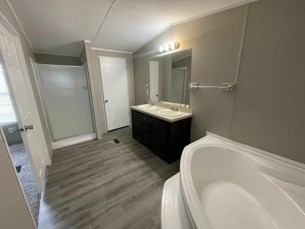 2004 Clayton Homes Mobile Home