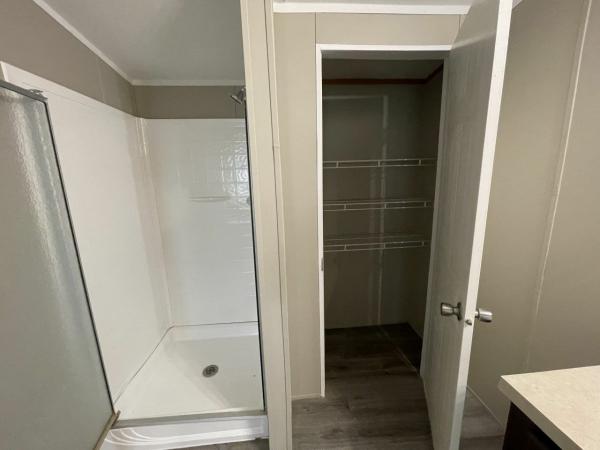 2004 Clayton Homes Mobile Home