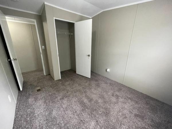 2004 Clayton Homes Mobile Home