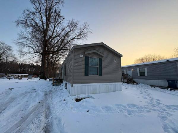 Photo 1 of 2 of home located at 200 Paradise Acres Rd, #20 Carterville, IL 62918