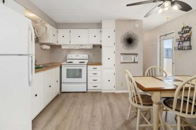 Photo 5 of 25 of home located at 5316 53rd Ave E K12 Bradenton, FL 34203