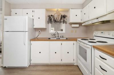 Photo 4 of 25 of home located at 5316 53rd Ave E K12 Bradenton, FL 34203