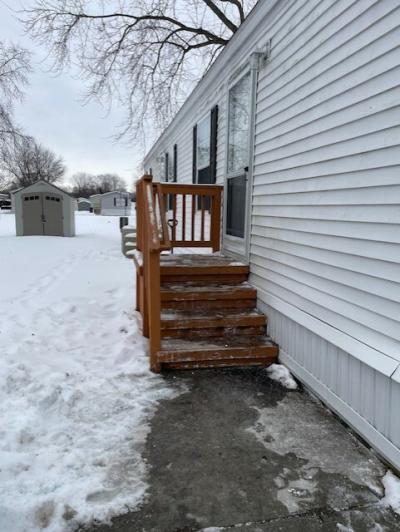 Photo 2 of 10 of home located at 22027 Duvalle Dr #260 Romulus, MI 48174