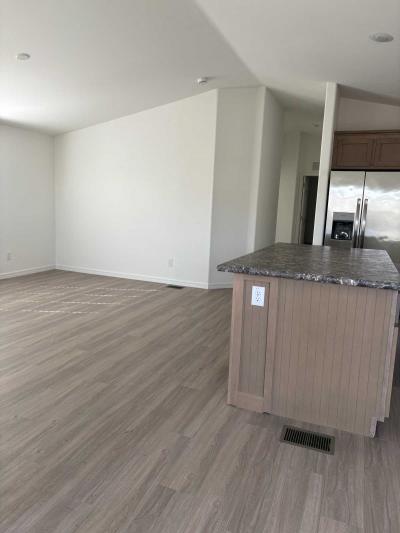 Photo 4 of 12 of home located at 2609 W Southern Ave Tempe, AZ 85282