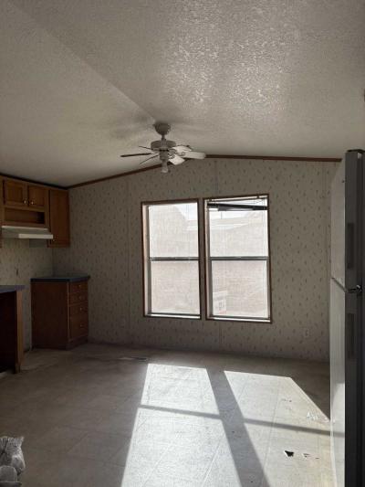 Photo 4 of 9 of home located at 2609 W Southern Ave Tempe, AZ 85282