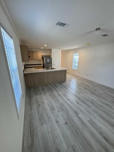 Photo 4 of 8 of home located at 6121 Collins Rd, #248 Jacksonville, FL 32244