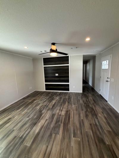 Photo 5 of 10 of home located at 6121 Collins Rd, #253 Jacksonville, FL 32244