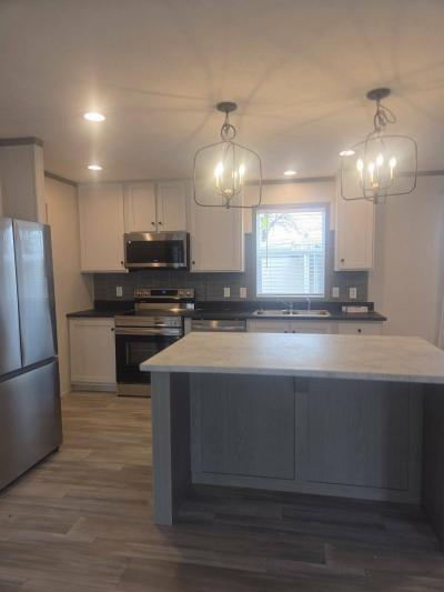 Mobile Home at 111 Cottonwood Dr, #111Cot Morton, IL 61550