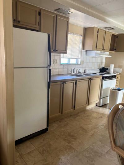 Photo 4 of 9 of home located at 2609 W Southern Ave Tempe, AZ 85282