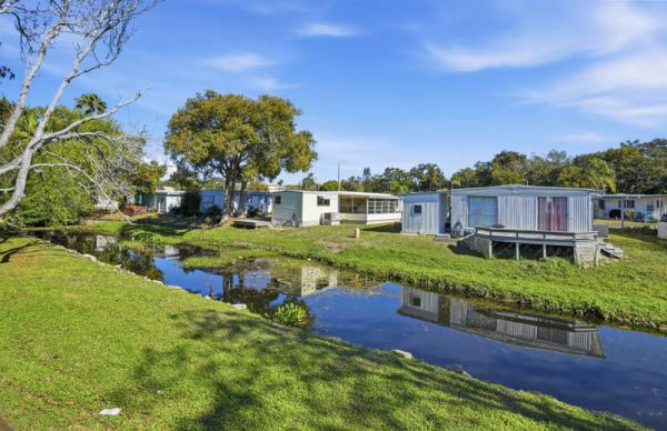 1968 MANO Manufactured Home