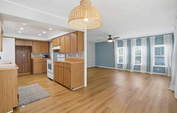 1968 Hillcrest Manufactured Home