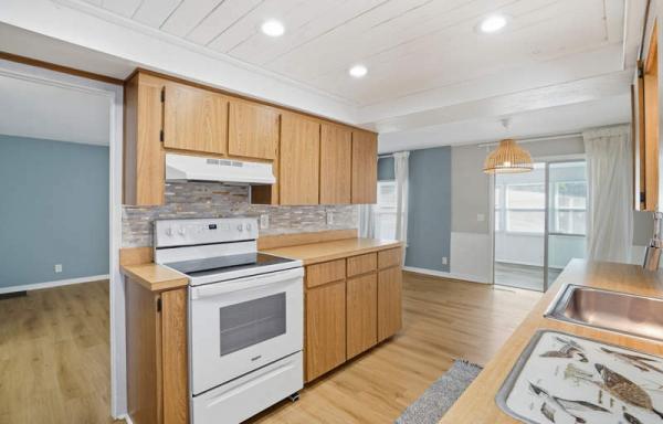 1968 Hillcrest Manufactured Home