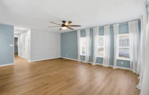 1968 Hillcrest Manufactured Home