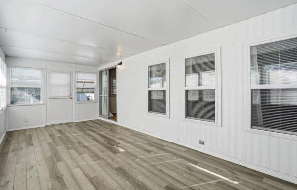 1968 Hillcrest Manufactured Home