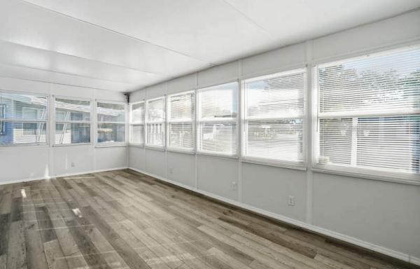 1968 Hillcrest Manufactured Home