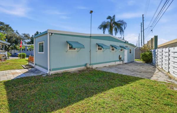 1968 Hillcrest Manufactured Home